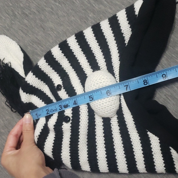 Zebra Beanie Earflap Trapper Cap Hat w/ Strings - Picture 9 of 9